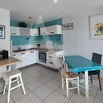 T2 Avec Terrasse, Clim Dans Le Salon, Parking A Quelques Pas Des Plages 아파트 세테